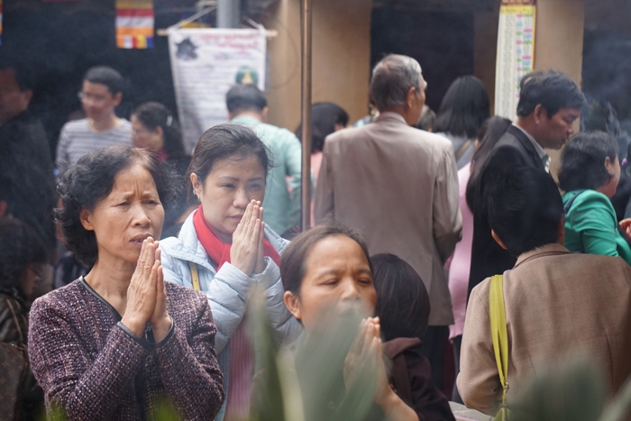 can bo cong thuong di le chua trong gio lam bi ky luat gi