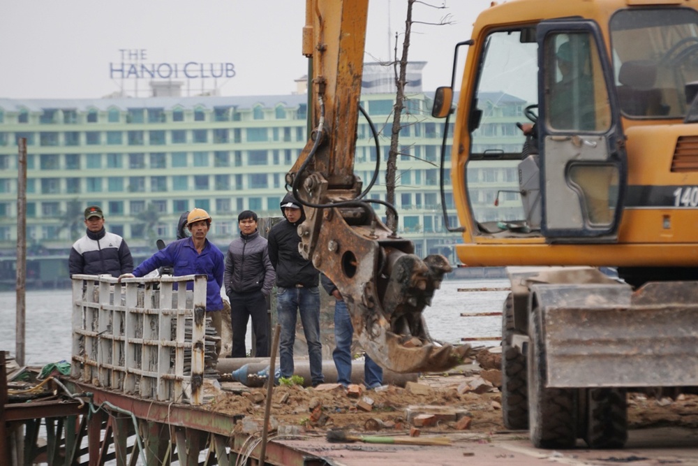 Cưỡng chế bến thủy hồ Tây: Du thuyền quá cũ có thể tháo dỡ tại chỗ cuong che ben thuy ho tay du thuyen qua cu co the thao do tai cho