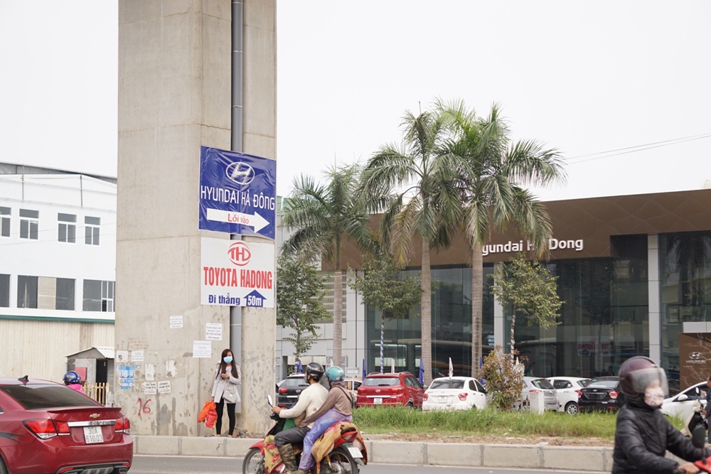 Đường sắt Cát Linh - Hà Đông 'nhem nhuốc' trước ngày thử nghiệm duong sat cat linh ha dong nhem nhuoc truoc ngay thu nghiem