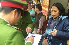 'Dẹp loạn' vỉa hè: TP HCM dùng tin nhắn, Hà Nội gửi thư ngỏ
