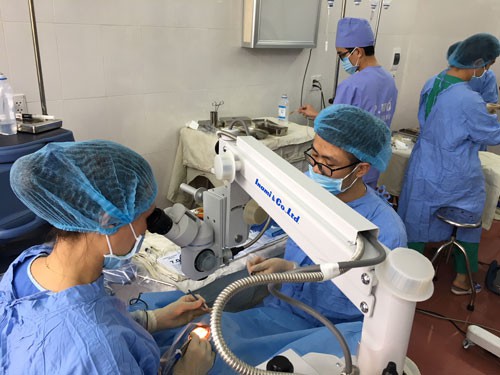 gan 1300 lanh dao nganh y phai roi ghe