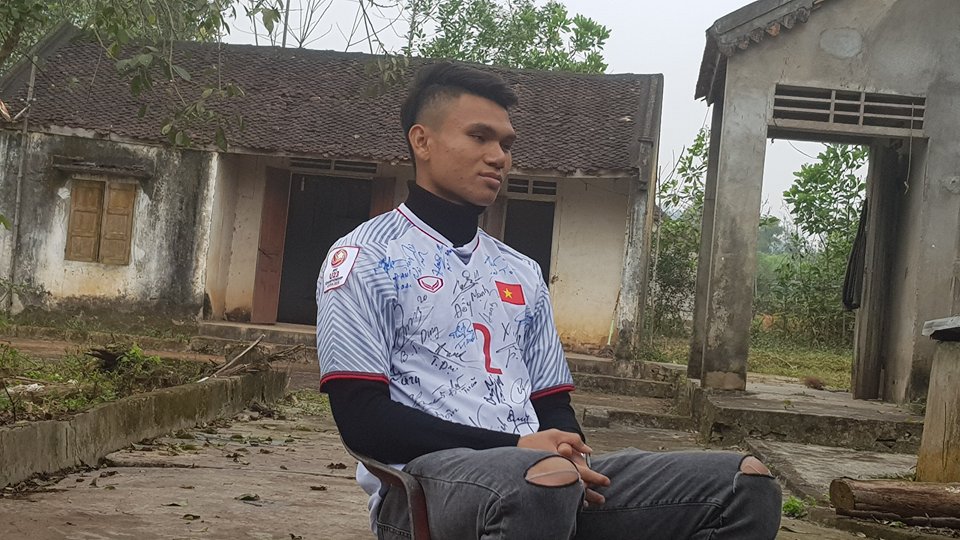xuan manh mong mau co tien thuong tra no cho bo me