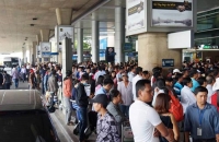nga tu trong diem truc trac den tin hieu hang ngan nguoi chon chan