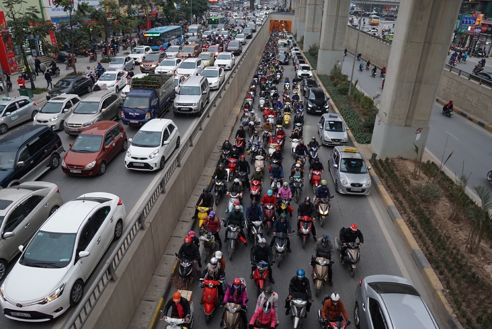 Ùn tắc khắp nơi ở Thủ đô trong những ngày cận Tết Nguyên đán un tac khap noi o thu do trong nhung ngay can tet nguyen dan