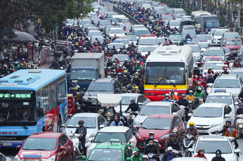 giap tet goi taxi va xe om vo cung kho