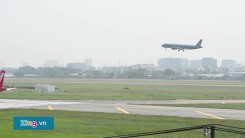 Cảnh máy bay xếp hàng chờ cất cánh ở sân bay Tân Sơn Nhất dịp Tết
