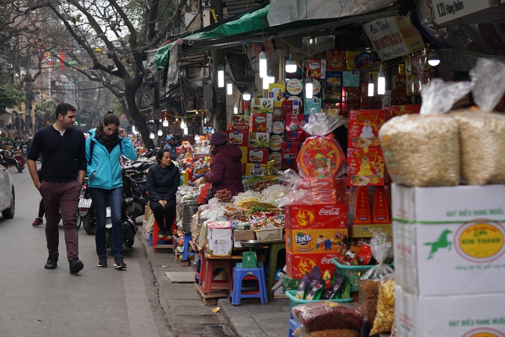 ha noi hang tet chiem het via he