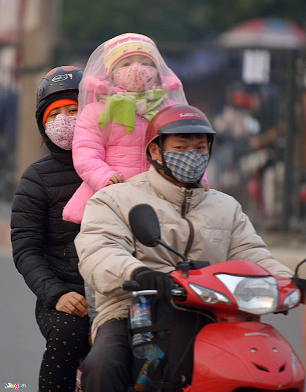 linh kinh tivi canh dao ve que an tet sau ngay lam viec cuoi cung