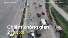 Clip 2 người đàn ông xô xát giữa cao tốc Pháp Vân - Cầu Giẽ gây ùn xe