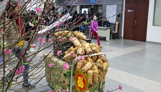 benh nhan nhan li xi an mien phi cung nguoi nha tai benh vien