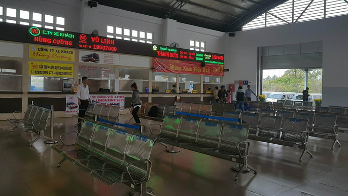 30 tháng chạp: Bến xe vắng hoe, sân bay Tân Sơn Nhất vẫn đông nghẹt 30 thang chap ben xe vang hoe san bay tan son nhat van dong nghet