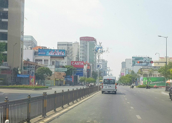30 tháng chạp: Bến xe vắng hoe, sân bay Tân Sơn Nhất vẫn đông nghẹt 30 thang chap ben xe vang hoe san bay tan son nhat van dong nghet