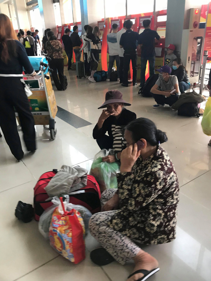 30 thang chap ben xe vang hoe san bay tan son nhat van dong nghet
