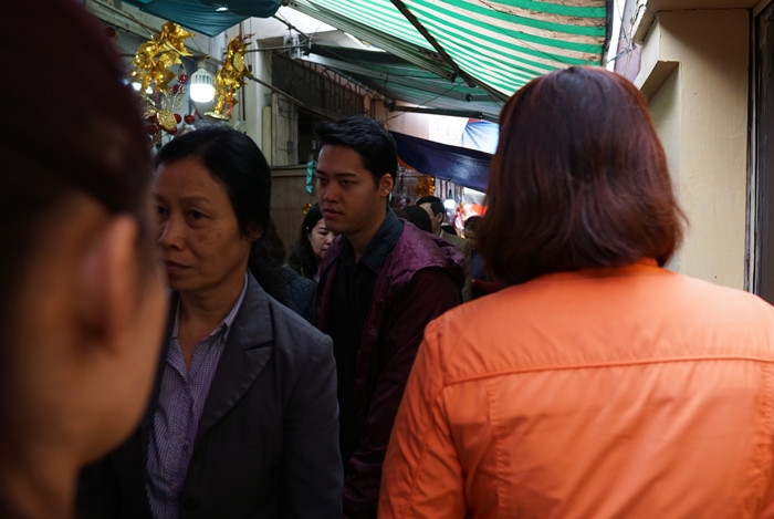 mung 2 tet nguoi ha noi tap nap dang ky giai han dau nam