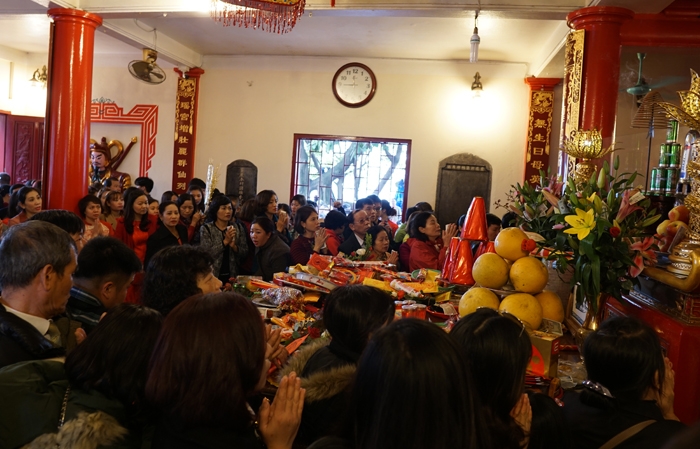 moi tay viet so vay khach ngay dau nam o ha noi