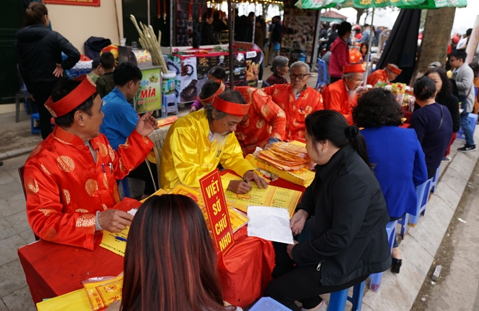 moi tay viet so vay khach ngay dau nam o ha noi