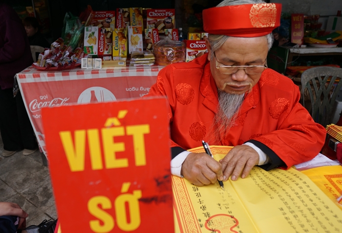 moi tay viet so vay khach ngay dau nam o ha noi