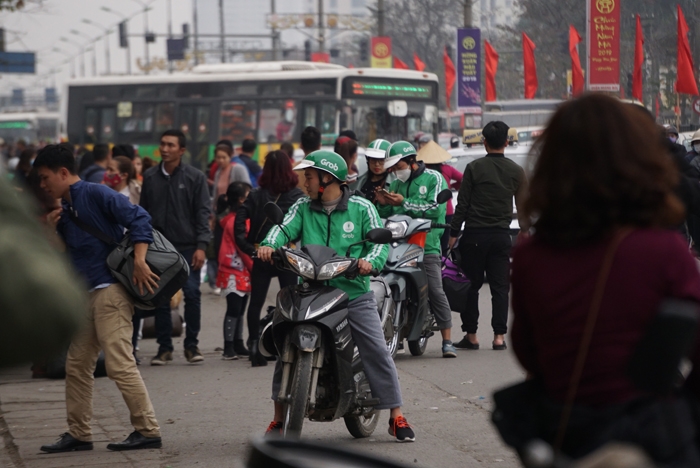 tai xe khoac ao grabbike vo tu pham luat ngay mung 5 tet