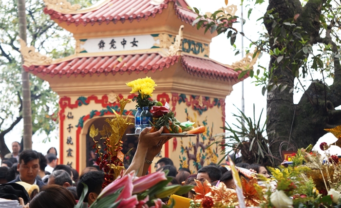 trum tui nilong ne vung nuoc di le phu tay ho ngay dau nam
