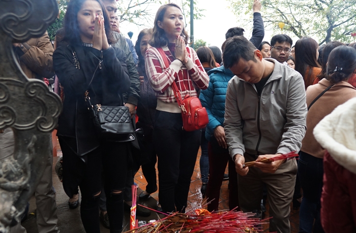 trum tui nilong ne vung nuoc di le phu tay ho ngay dau nam