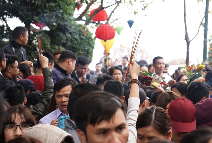 trum tui nilong ne vung nuoc di le phu tay ho ngay dau nam