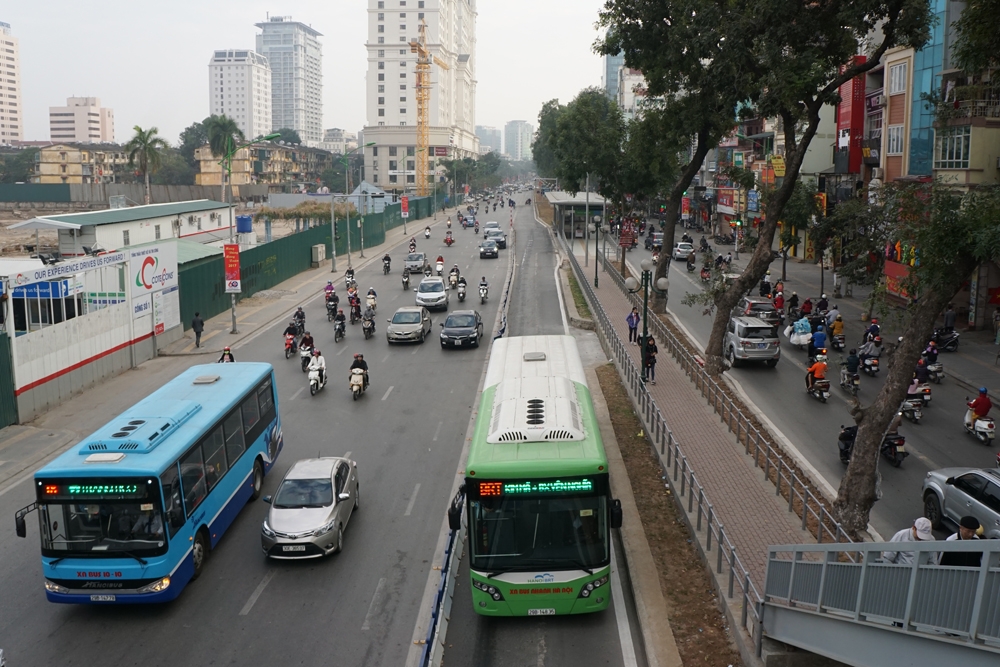 tai sao cho buyt thuong chay chung lan voi buyt nhanh brt