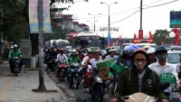 ngay dau di hoc sau ki nghi tet hoc sinh meu mao doi o nha nghi them