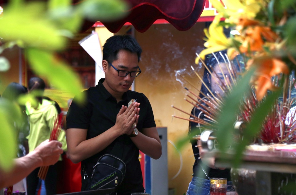 ha noi chua phuc khanh kin nguoi dang ki giai han dau nam
