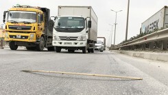 Tình trạng hằn lún, gồ ghề sống trâu trên mặt cầu Thanh Trì sẽ được sửa chữa