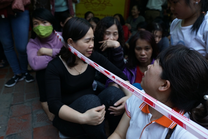 chen lan nhan cho tu trua cho dai le cau an trong chua phuc khanh