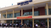 vu vuot rao vao san bay vinh pho giam doc phu trach an ninh bi xu ly the nao