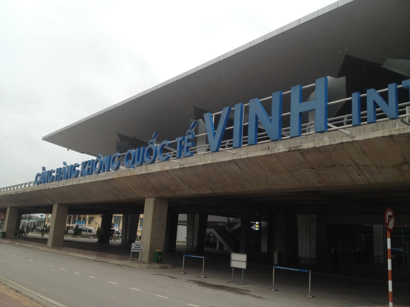 thanh nien tam than vuot rao vao san bay vinh ke ho lon cua cong tac an ninh