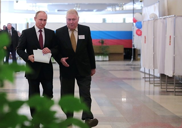 chum anh tong thong nga putin va cac doi thu di bo phieu