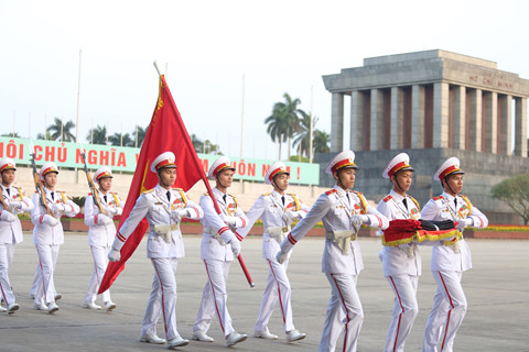 Lễ thượng cờ rủ Quốc tang nguyên Thủ tướng Phan Văn Khải tại quảng trường Ba Đình le thuong co ru quoc tang nguyen thu tuong phan van khai tai quang truong ba dinh