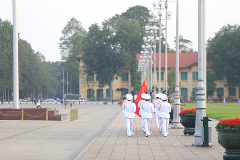 Lễ thượng cờ rủ Quốc tang nguyên Thủ tướng Phan Văn Khải tại quảng trường Ba Đình le thuong co ru quoc tang nguyen thu tuong phan van khai tai quang truong ba dinh