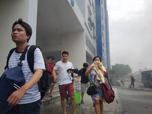 Thảm họa cháy chung cư Carina Plaza: Cả nhà thoát chết nhờ dùng áo ngực bịt mũi