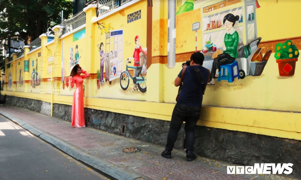 anh pho phuong ngo hem sai gon rop sac bich hoa dong que 90814