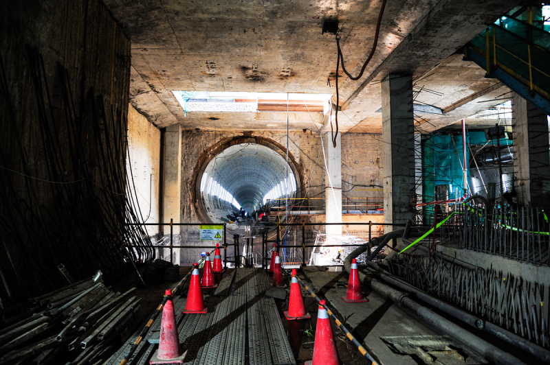 “Thâm nhập” độ sâu hơn 10m dưới lòng đường hầm Metro tham nhap do sau hon 10m duoi long duong ham metro