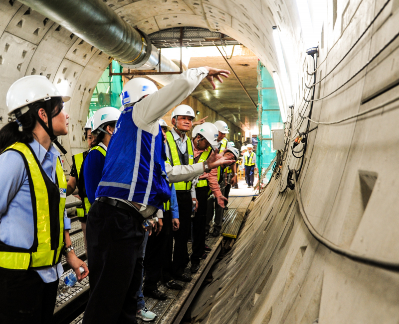 “Thâm nhập” độ sâu hơn 10m dưới lòng đường hầm Metro tham nhap do sau hon 10m duoi long duong ham metro