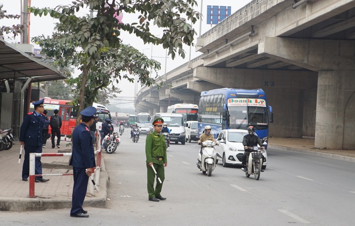 xe tu 8 cho phai khai thong tin co han che xe khach tra hinh