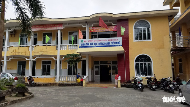 cong ty truyen thong ep hoi nguoi mu dang quang cao