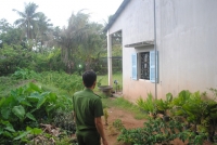 bat nghi pham cuop giat dien thoai keo le co gai o trung tam sai gon