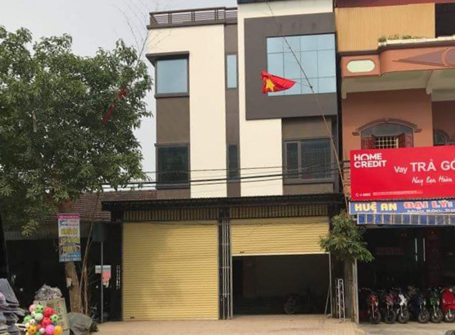 hang tram nguoi do tien ty vao dn vang roi ngoi khoc