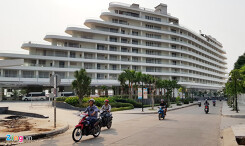 Khách sạn hình con tàu ở Phú Quốc bị nứt tường khi cắt ngọn