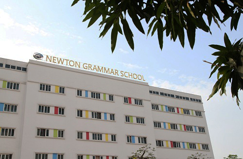 truong newton chua tung sang my xac minh dia chi gwis
