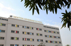 Trường Newton chưa từng sang Mỹ xác minh địa chỉ GWIS