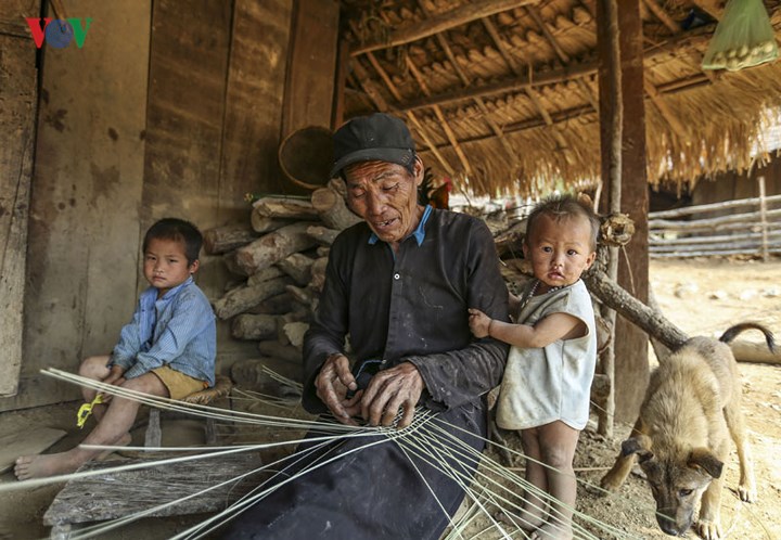 anh cuoc song kho khan cua dan ban 4 khong noi bien gioi dien bien