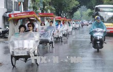 Mưa rào và dông liên tục tại Bắc Bộ đến hết ngày 27/4