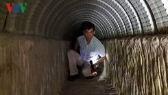 Du khách thích thú thăm hầm bí mật ở Đà Nẵng