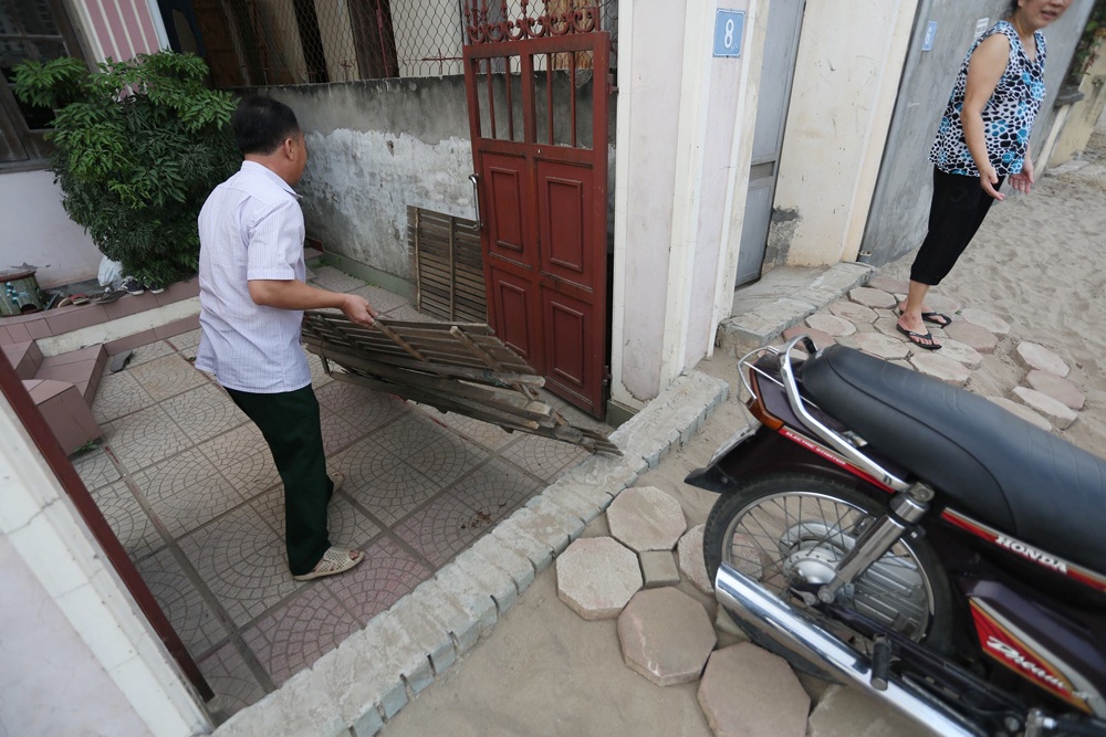 ha noi nha dan thanh ham vi mat duong cao hon ca met